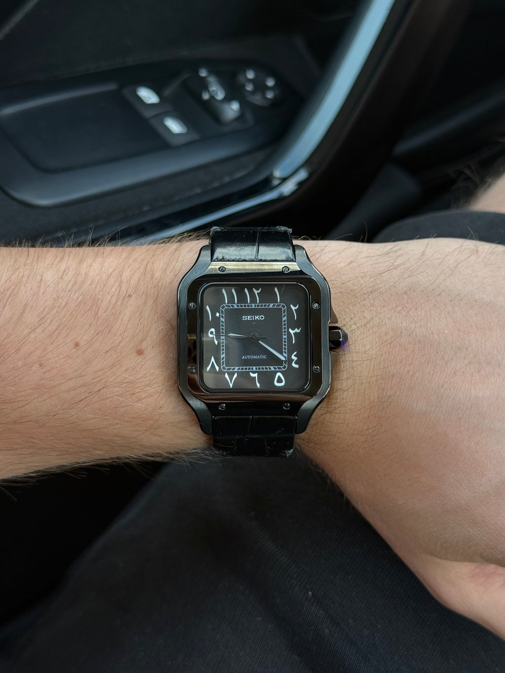 Square Arabic Black Leather